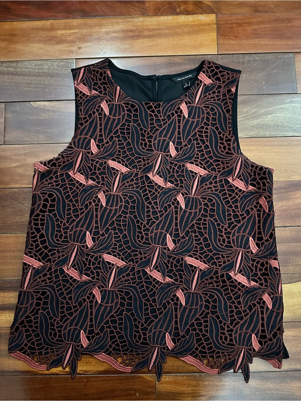 Banana Republic Black & Rust Lace Overlay Sleeveless Top - Picture 4 of 11